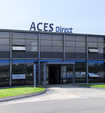 Pand van ACES Direct.